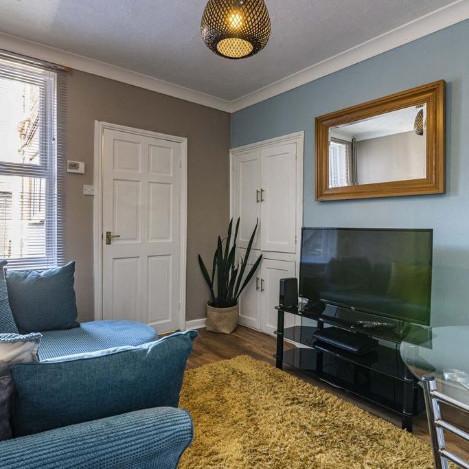 3 bedroom terraced house to rent - Photo 1