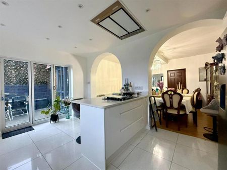 1 bedroom in a house share to rent - Photo 5