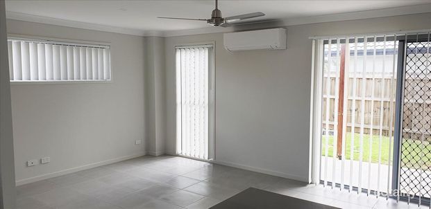 Stylish, Modern & Compact Family Home - Photo 1