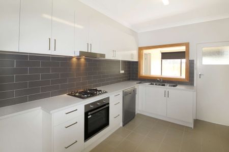 14 Herbert Street, Belmont - Photo 5