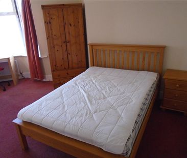 5 bedroom semi-detached house to rent - Photo 3