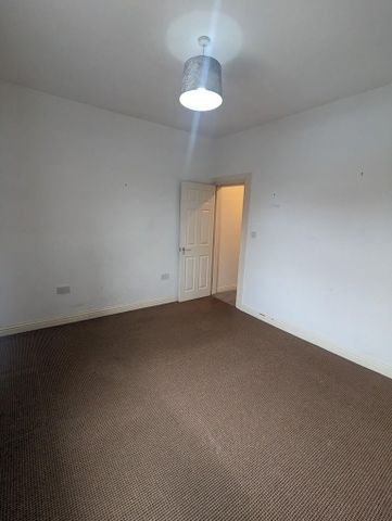 3 bedroom end of terrace house to rent - Photo 3