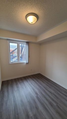 For Lease - 4975 Southampton Drive Unit# 220, Mississauga, Ontario - Photo 2