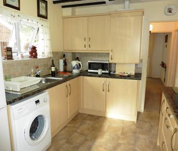 2 bedroom semi-detached bungalow to rent - Photo 1