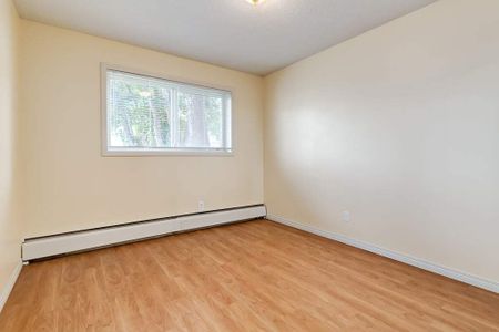 1 Bedroom - Photo 5