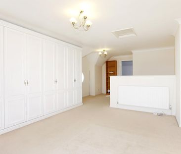 4 bedroom semi-detached house to rent - Photo 2