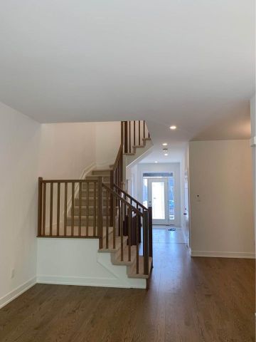 For Lease - 2400 Goldhawk Drive, Stittsville - Munster - Richmond, Ontario - Photo 3