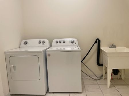 For Lease - 33 Brixham Lane, Brampton, Ontario - Photo 2