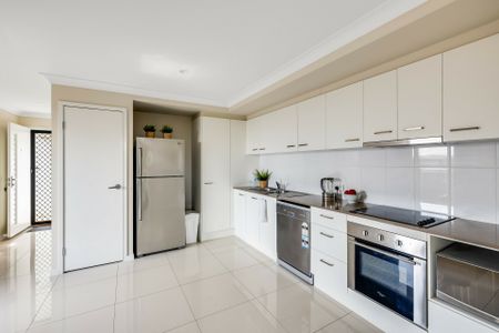 1/11 Wongalee Place, CAMBOOYA - Photo 2