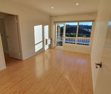 Spacious One Bedroom Apartment with Balcony - Photo 1