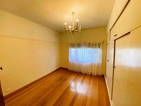 2 Bed, 1 Bath - Photo 4