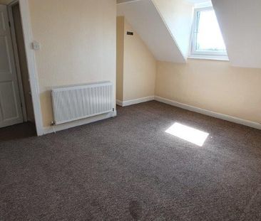 3 bedroom end of terrace house to rent - Photo 3