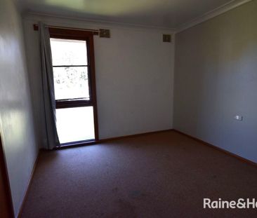 Affordable Three Bedroom - Photo 4