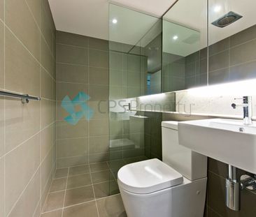 TOP FLOOR EAST-FACING TWO BEDROOM RESIDENCE IN LANDMARK 'MAJESTIC' ... - Photo 4