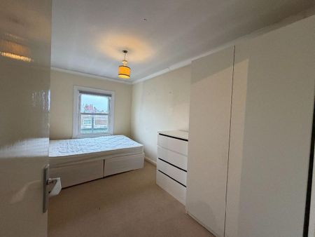 3 bedroom flat to rent - Photo 5