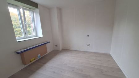 Gerenoveerde woning met 3 slaapkamers, zonnige tuin en gunstig EPC in hartje Poperinge - Photo 5