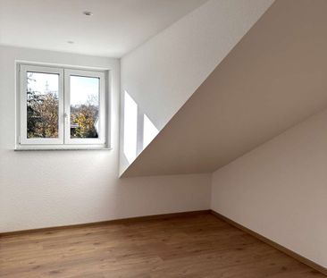 Traumhaftes Dachgeschoss-Apartment in Esslingen-Zollberg! - Foto 3