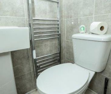 3 bedroom House To Let - Photo 4