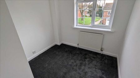 3 bedroom end of terrace house to rent - Photo 4