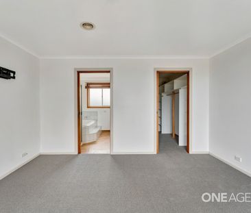 Large family home in great location! - Photo 1