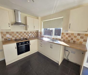 3 bedroom terraced house to rent - Photo 4