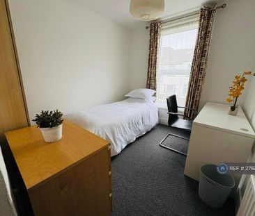 4 bedroom terraced house to rent - Photo 5