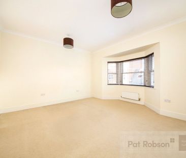 Featherstone Grove, Gosforth - Photo 1