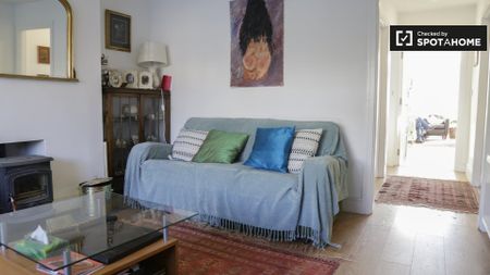 Room for rent in 2-bedroom house in Killiney, Dublin - Photo 4