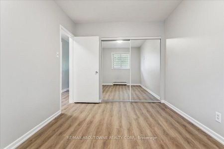 For Lease - 2344 Queensway Drive Unit# 4, Burlington, Ontario - Photo 2