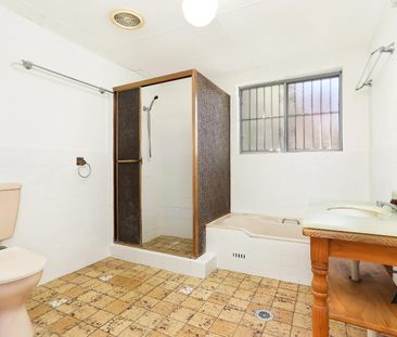 45 Riverside Crescent,, Marrickville NSW 2204 - House For Rent | Do... - Photo 2