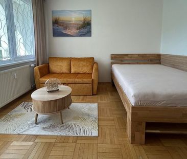 KRÁSNY 1 IZBOVÝ BYT + NOVÝ NÁBYTOK + 2 LODŽIE - Fotografia 3