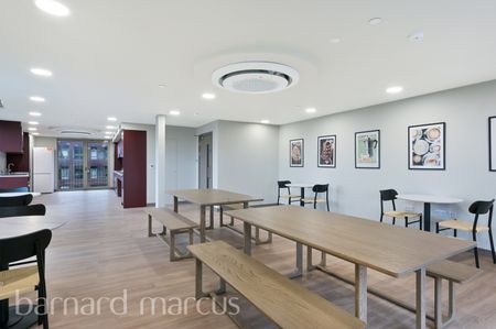 Victoria Road, Feltham - Photo 2