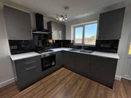 3 bedroom apartment to rent - Photo 3