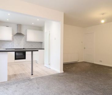 2 bedroom semi-detached bungalow to rent - Photo 3