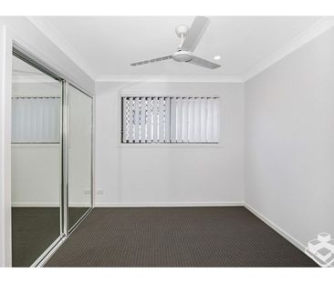 3 BEDROOM 3 STORY TOWNHOUSE WITH DOUBLE GARAGE - Photo 5