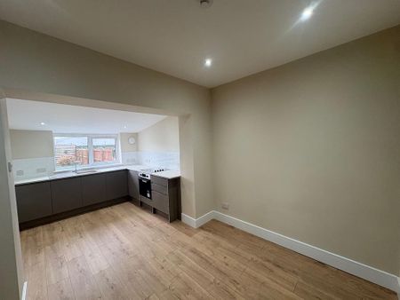 3 bedroom semi-detached house to rent - Photo 4