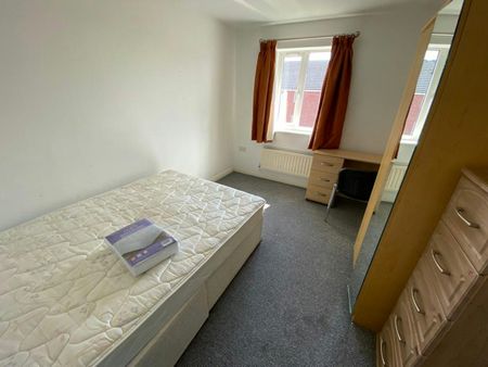 Town house to rent on - Photo 4