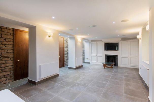 8 bedroom townhouse to rent - Photo 1