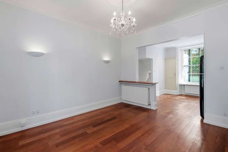A stunning two bedroom newly renovated garden flat on Myddelton Square - Photo 4