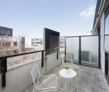 Bright Bayside Living in the Heart of Altona - Photo 1