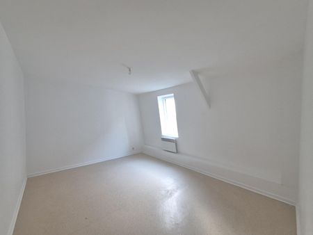 Location Appartement 3 pièces 78m² ST OMER 62500 - Photo 2