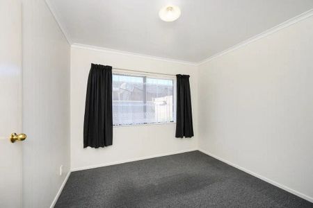 Charming 2BR Unit - Photo 2