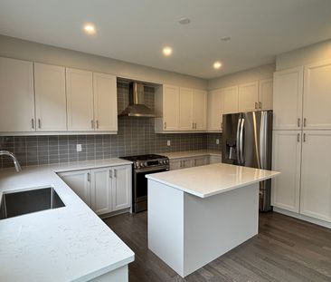 For Lease - 3281 Mariner Pass, Oakville, Ontario - Photo 4