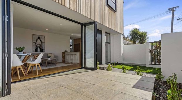 As New Executive 3-bedroom Townhouse in Merivale - Photo 1