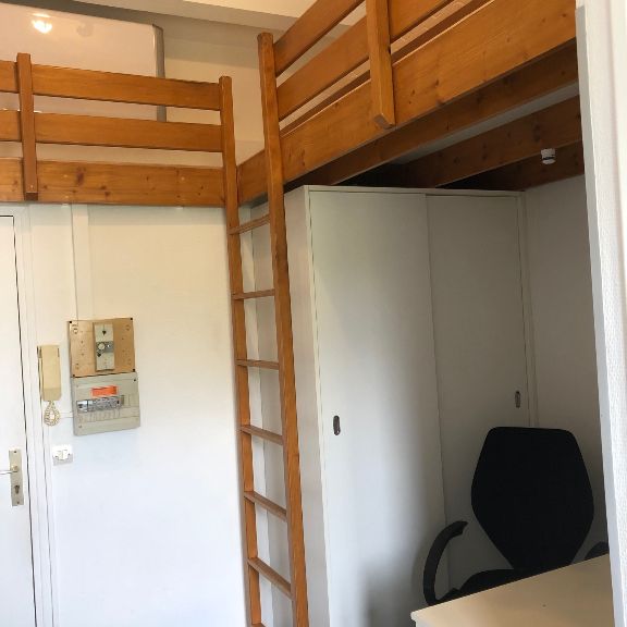 Location Appartement 1 pièce 10m² - Photo 1