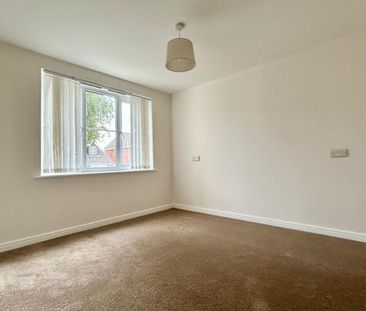 2 bedroom Flat To Let - Photo 4