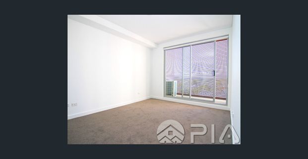 Modern & Comfortable apartment, featuring Magnificent Park Views!! - Photo 1