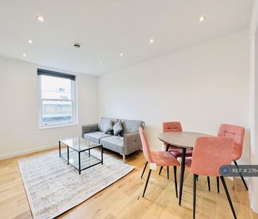 2 bedroom flat to rent - Photo 2