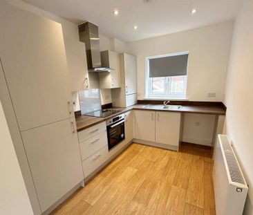 4 bedroom terraced house to rent - Photo 1
