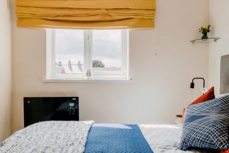 2 Bedroom, 1 Bathroom - Photo 3